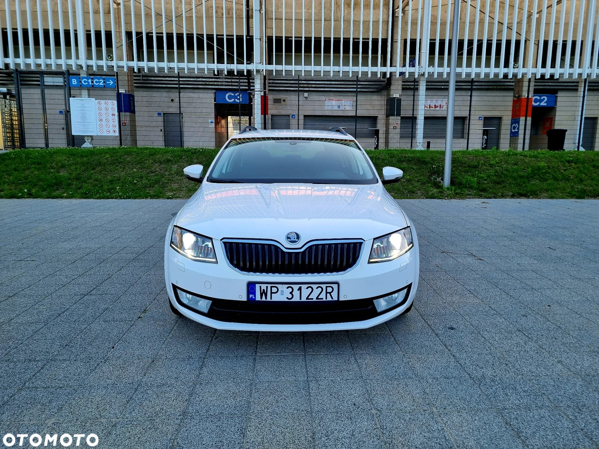 Skoda Octavia Combi 2.0 TDI Style - 2