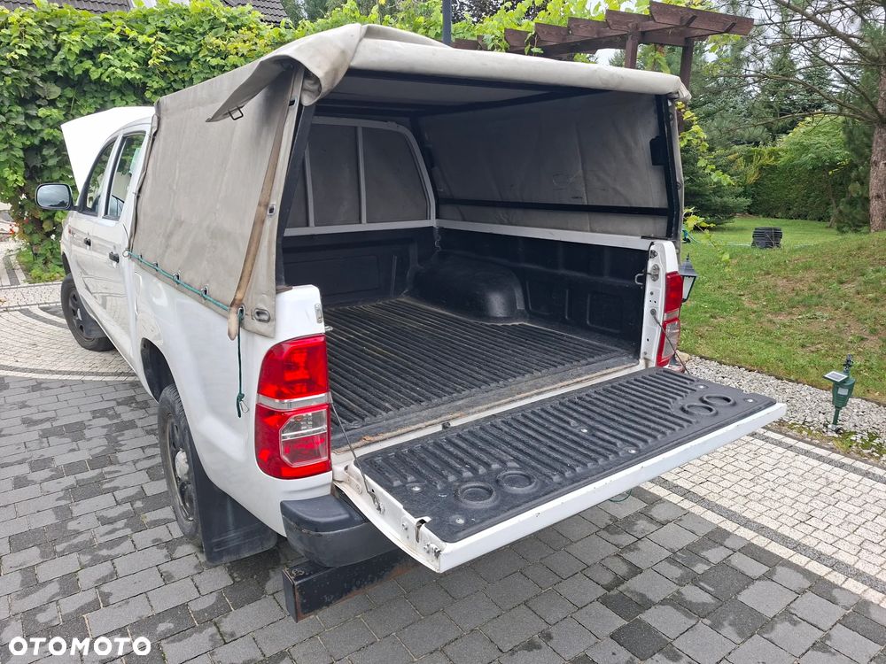 Toyota Hilux 2.5 D-4D DLX - 16