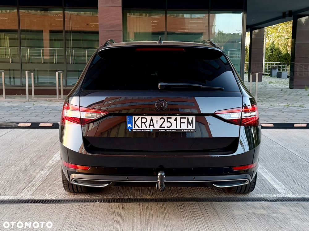 Skoda Superb 2.0 TDI Sportline DSG - 17