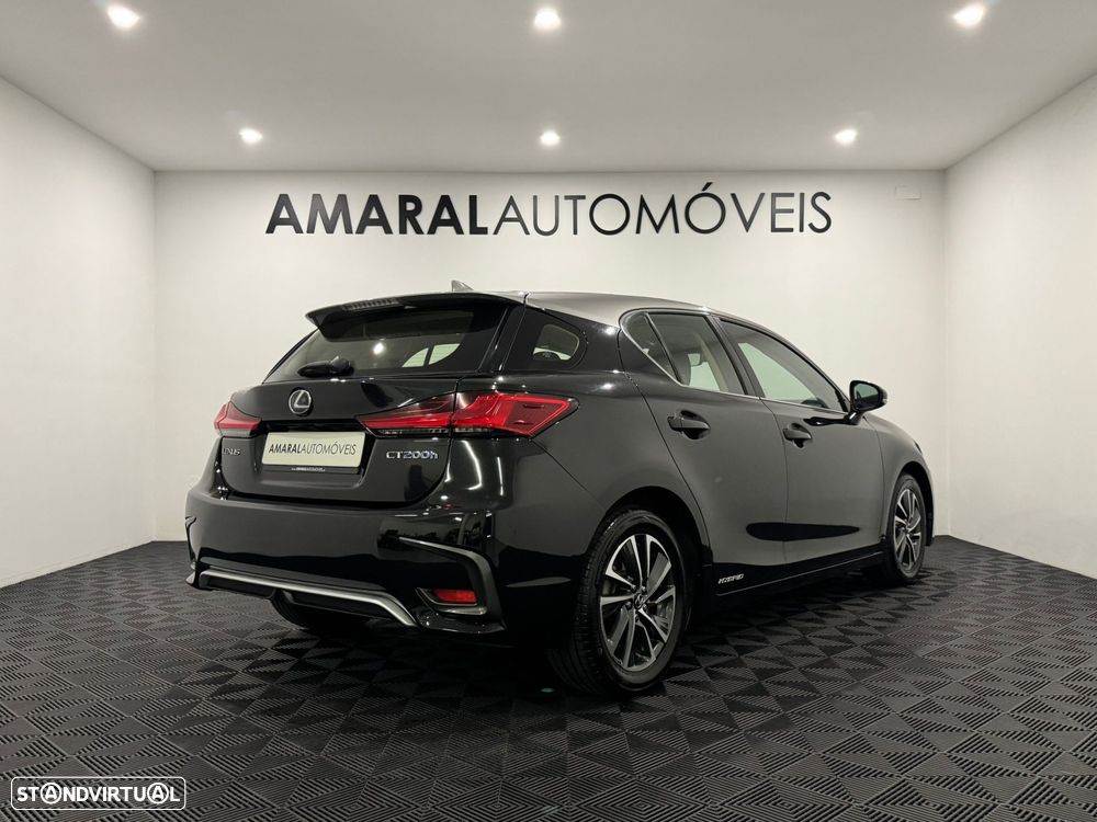 Lexus CT 200h Luxury - 4