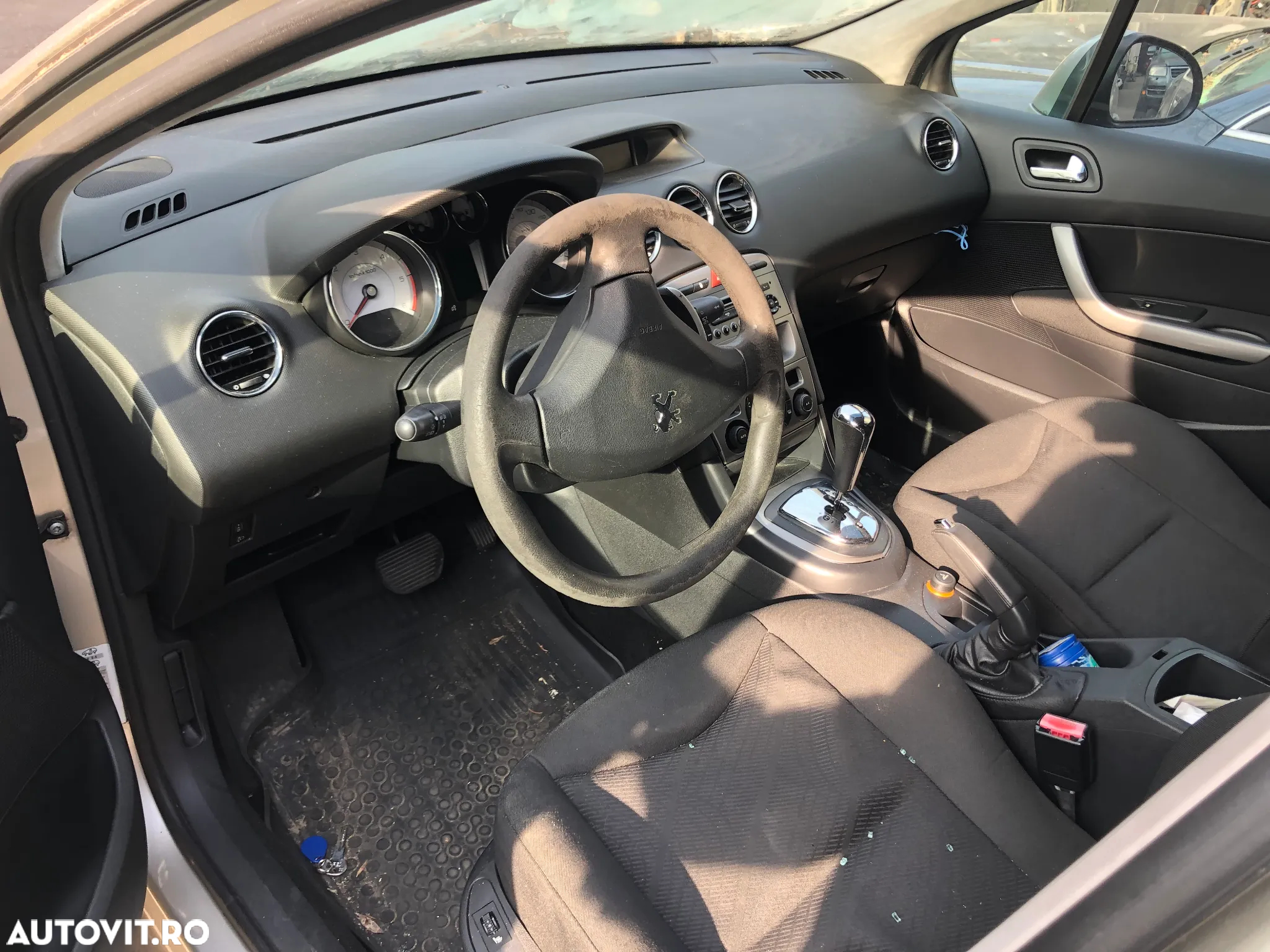 Dezmembrez Peugeot 308 gri argintiu 1.6 HDI cutie automata - 8