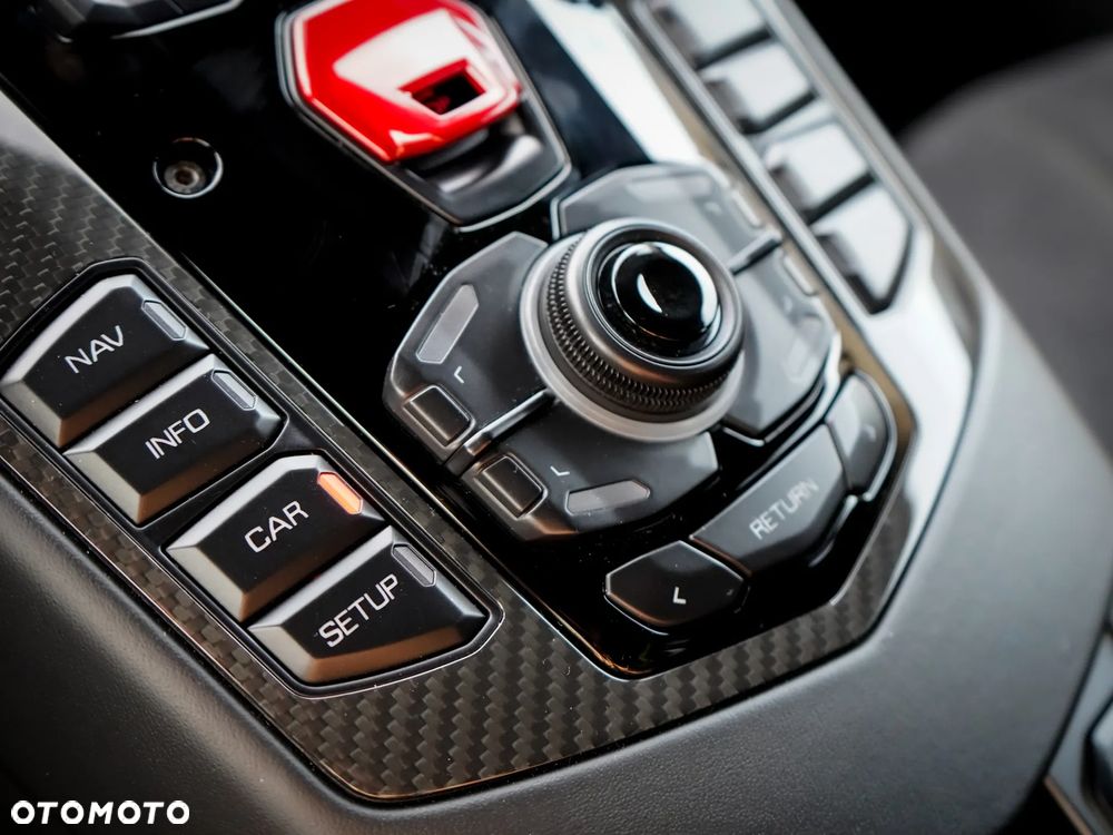 Lamborghini Aventador - 24