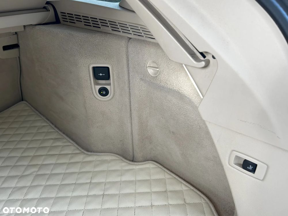 BMW Seria 5 520d xDrive - 28