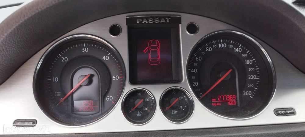 VW Passat 2.0 TDI Highline DSG - 12