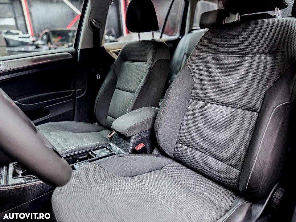 Volkswagen Golf 1.6 TDI BlueMotion Technology Comfortline - 8