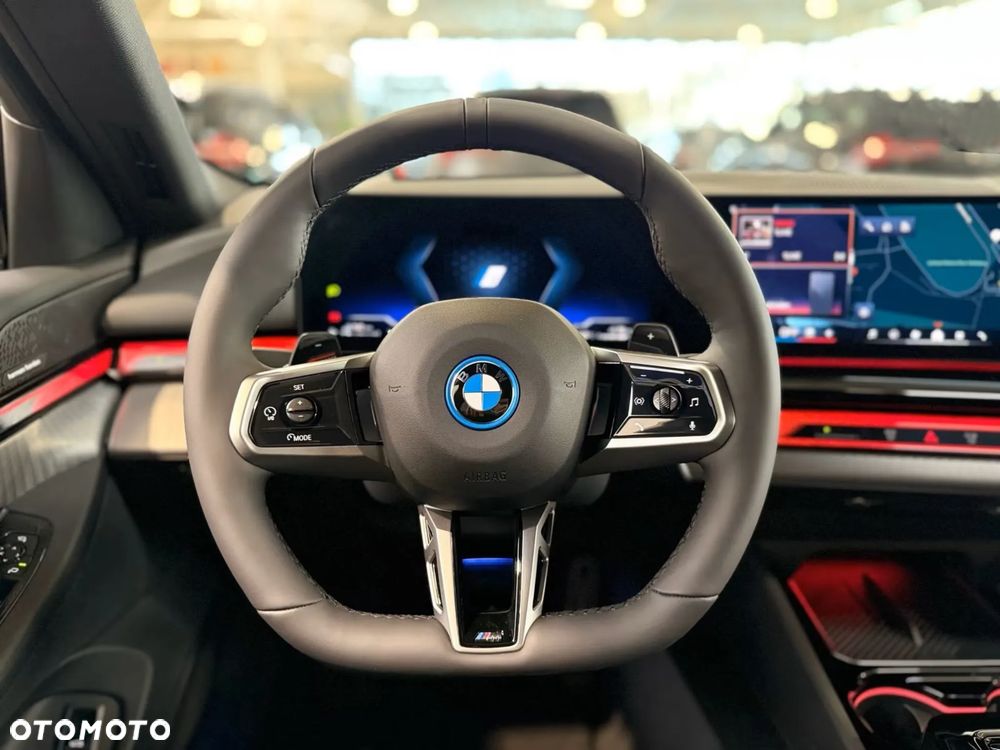 BMW Seria 5 540d xDrive mHEV M Sport - 12