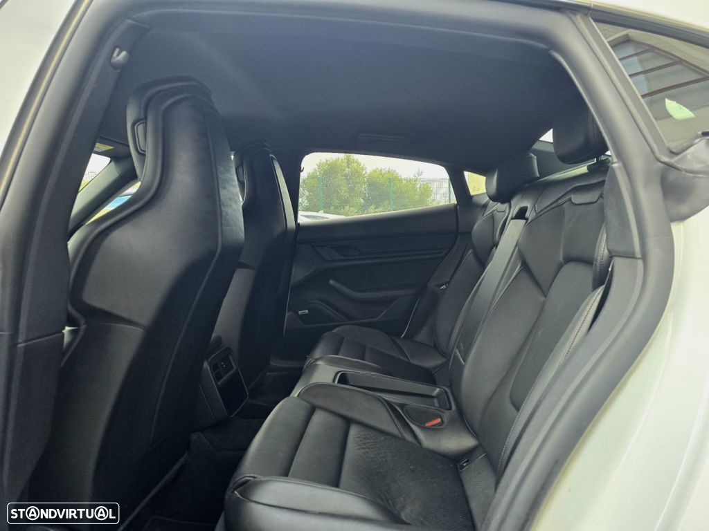 Porsche Taycan 4S bateria Performance Plus - 10