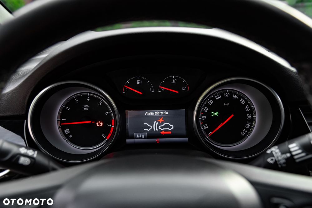 Opel Astra 1.4 Turbo Dynamic - 32