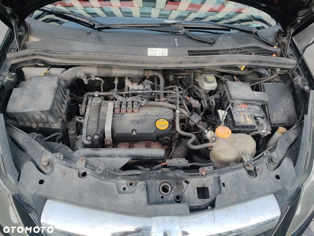 Opel Corsa 1.4 16V Cosmo - 15
