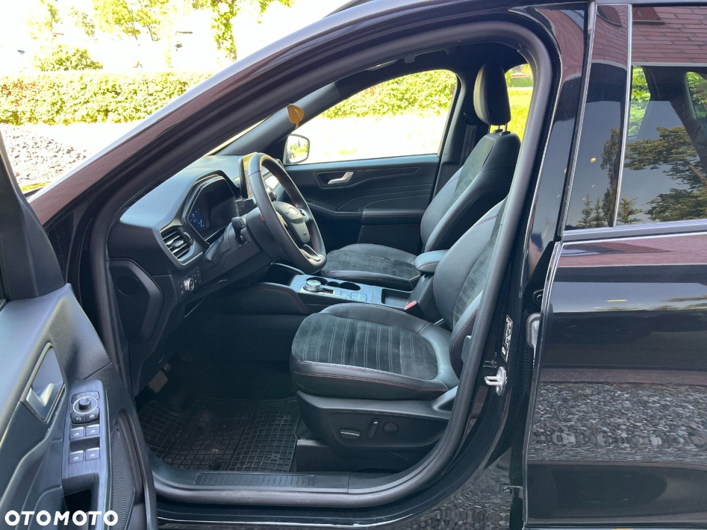 Ford Kuga 2.5 Duratec PHEV ST-LINE - 26