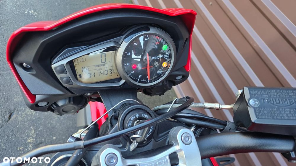 Triumph Street Triple - 27