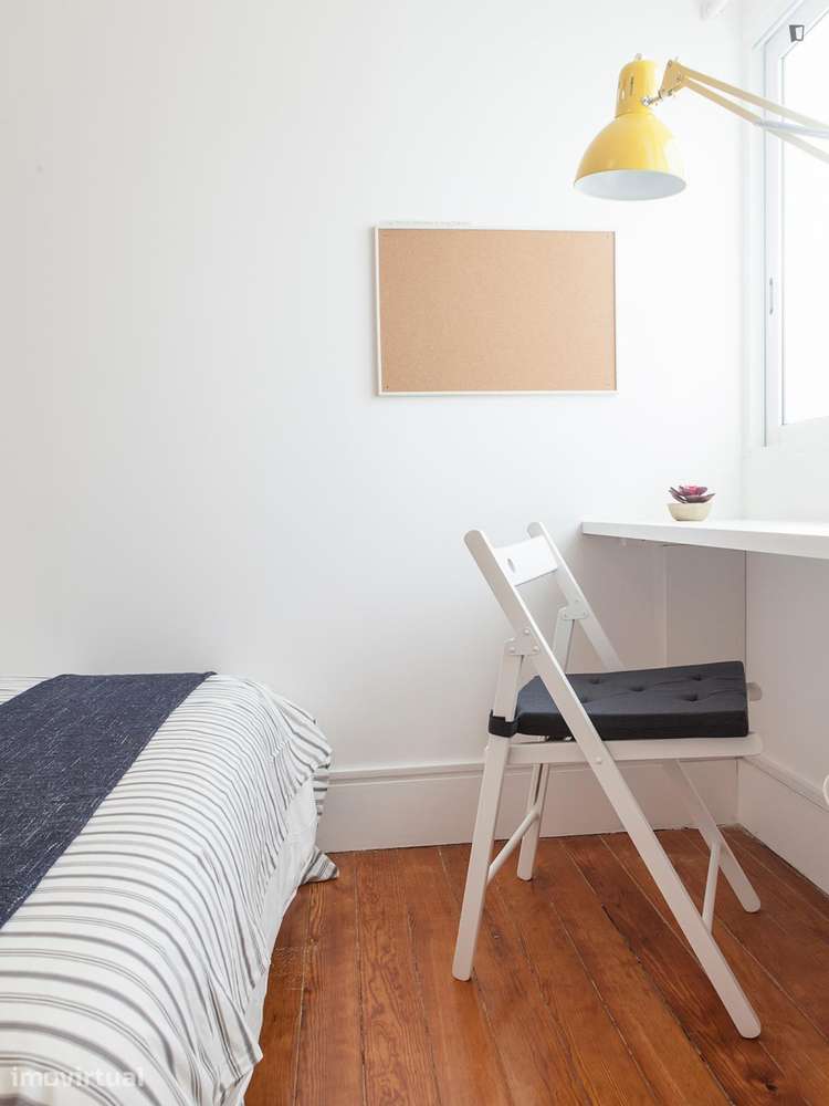 Quarto - localizado em São Sebastião Lisbon - Grande imagem: 2/15