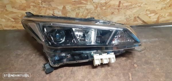 Ótica Dto Nissan Leaf (Ze1_)