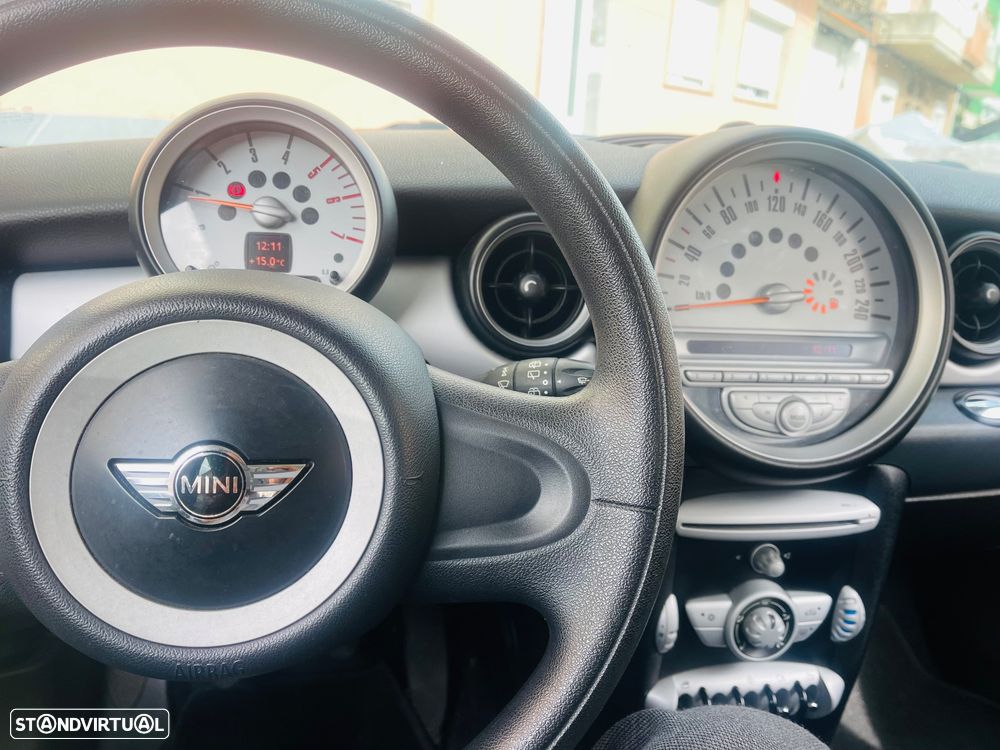 MINI 3 Portas Cooper D - 5