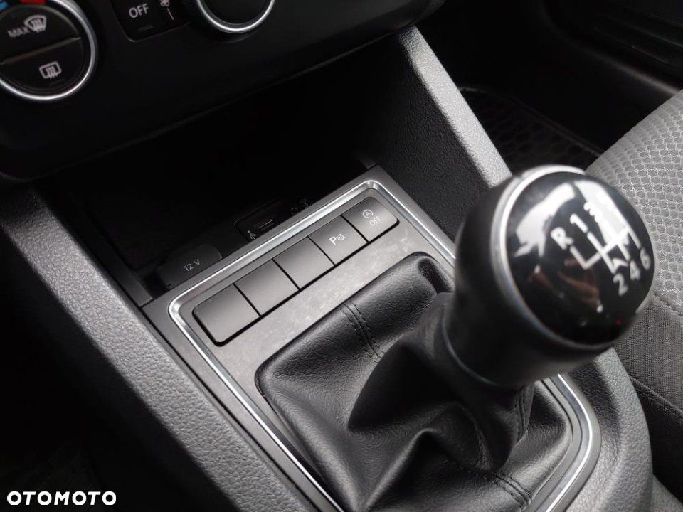 Volkswagen Jetta - 22