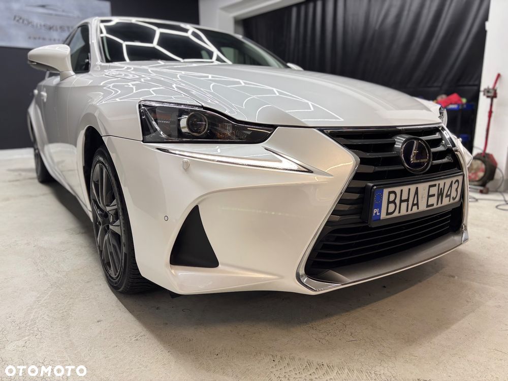 Lexus IS - 4