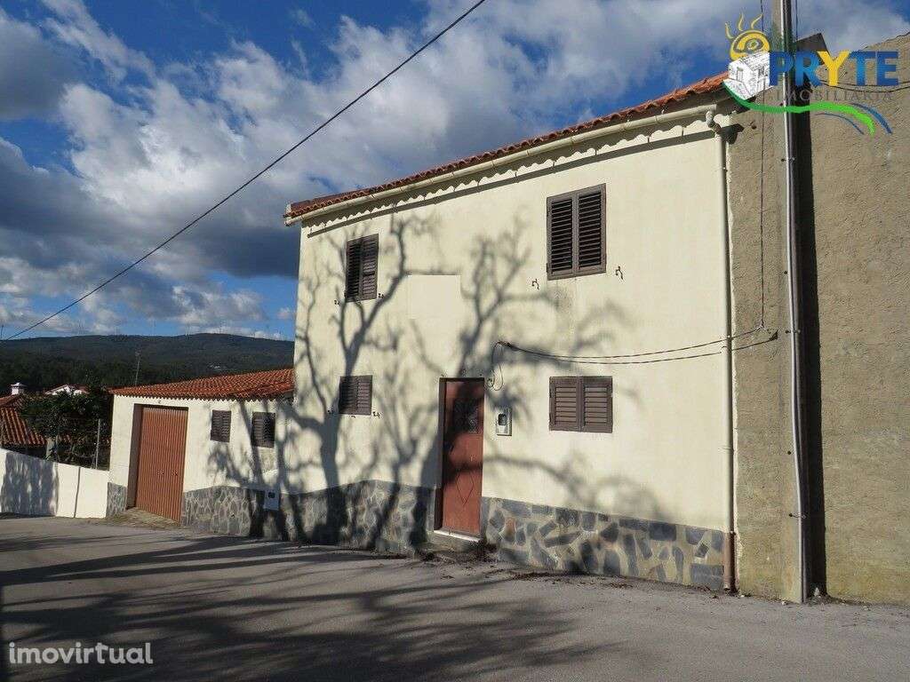 Pequena casa para terminar situada perto da Vila de Sobreira Formosa - Grande imagem: 2/18