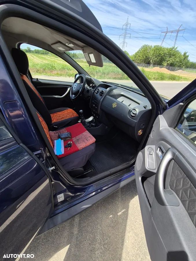 Dacia Duster 1.6 4x4 Laureate - 8