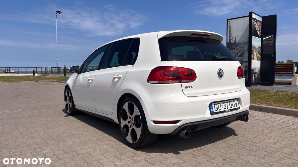 Volkswagen Golf - 13