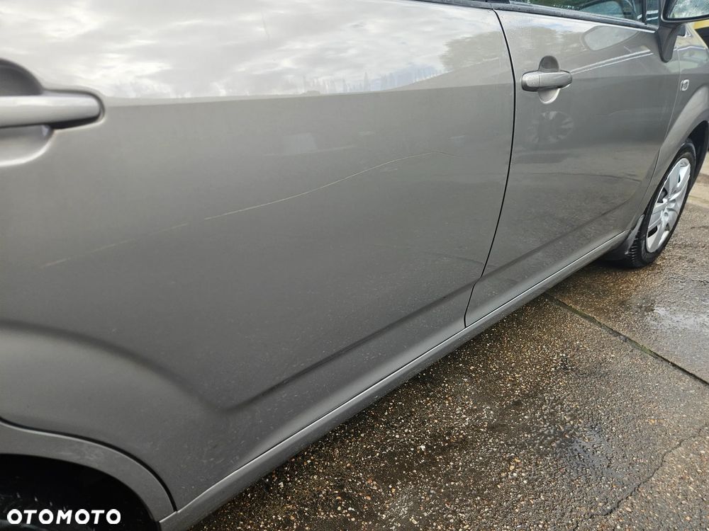 Toyota Corolla Verso - 20