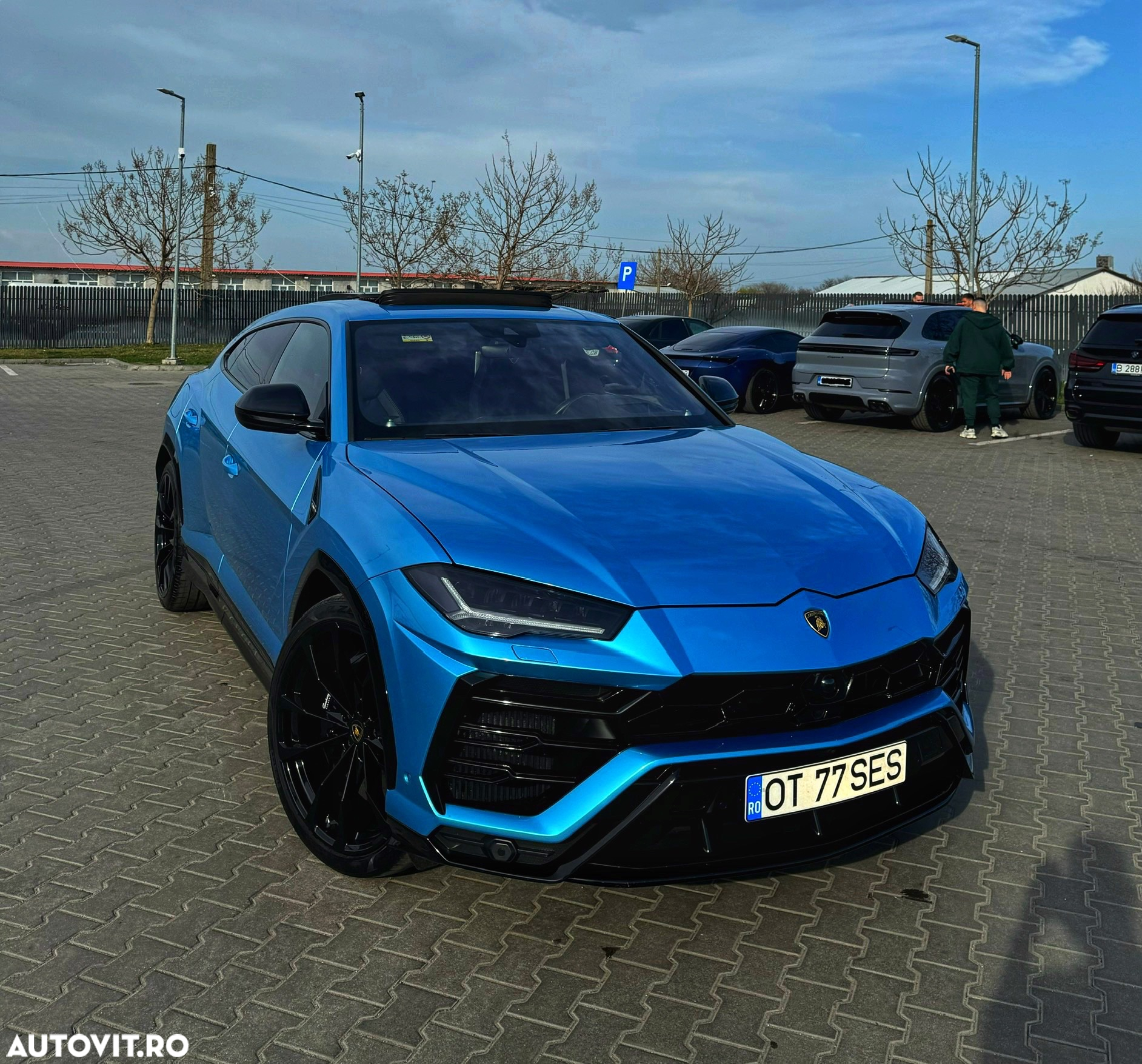 Lamborghini URUS Standard - 3