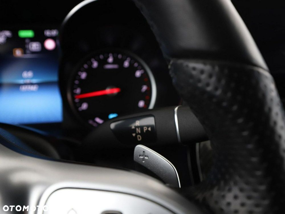Mercedes-Benz Klasa C 300 4Matic 9G-TRONIC Night Edition - 38