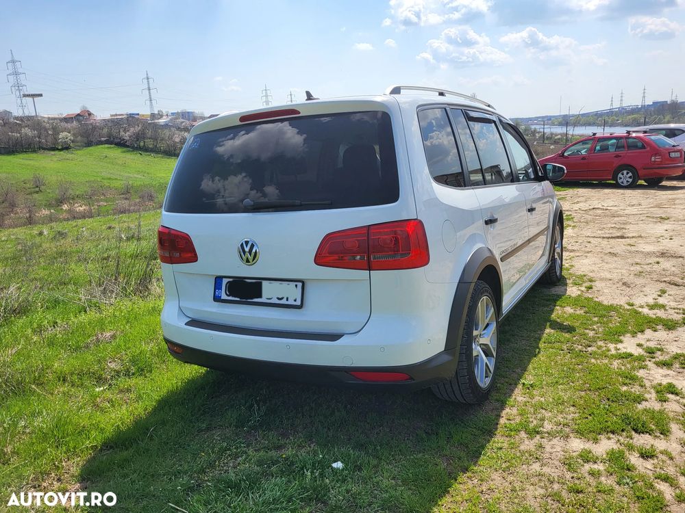 Volkswagen Touran Cross 2.0 TDI DSG - 10