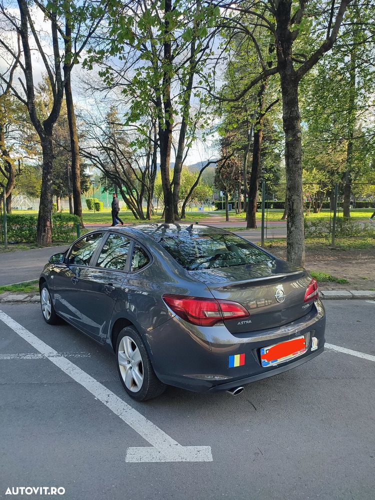 Opel Astra 1.6 Turbo ECOTEC Active - 2