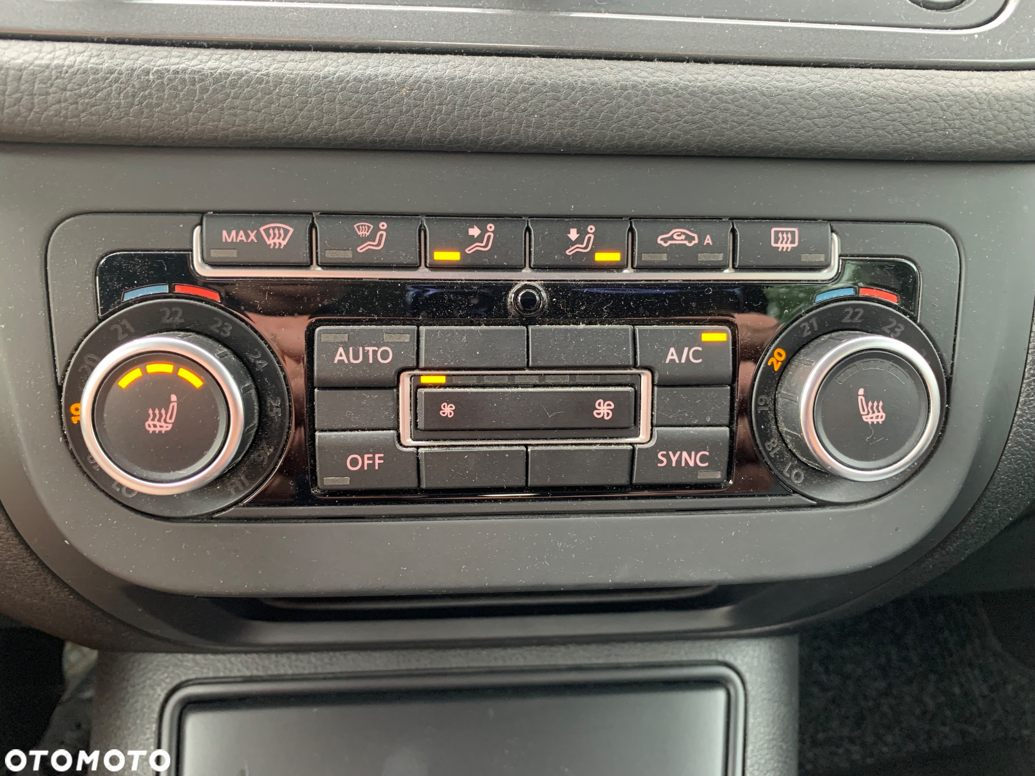 Volkswagen Tiguan - 31