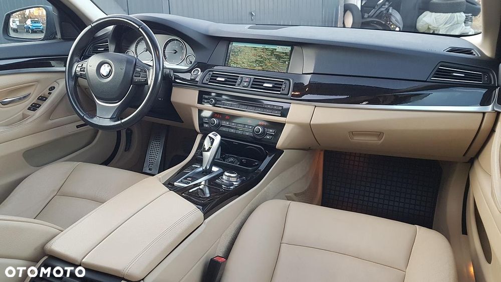 BMW Seria 5 520d xDrive - 17