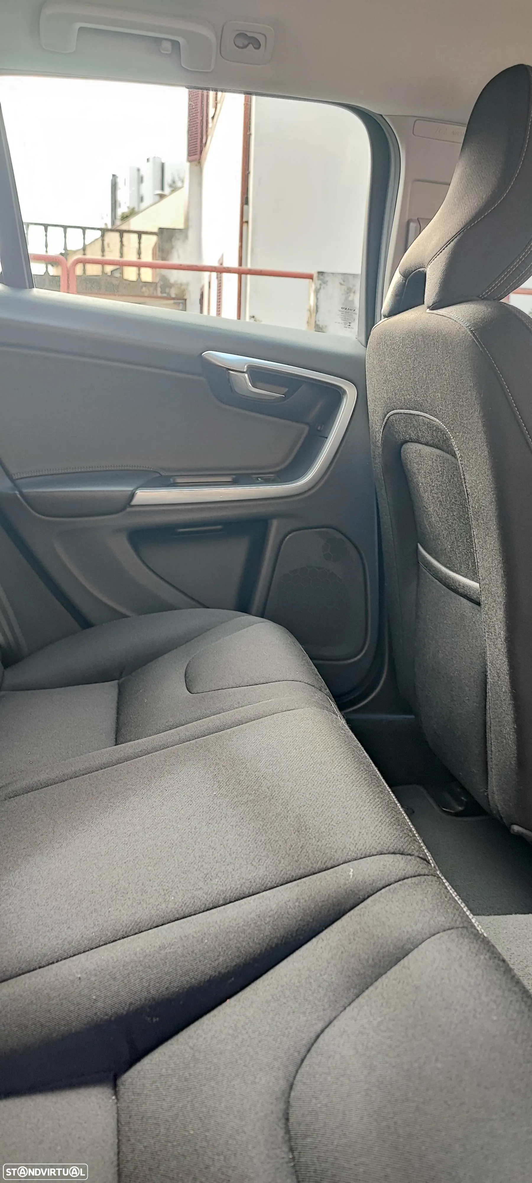 Volvo V60 2.0 D2 Kinetic - 9
