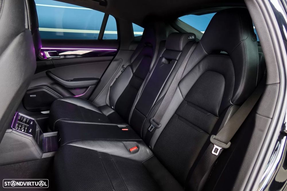 Porsche Panamera 4 E-Hybrid - 18