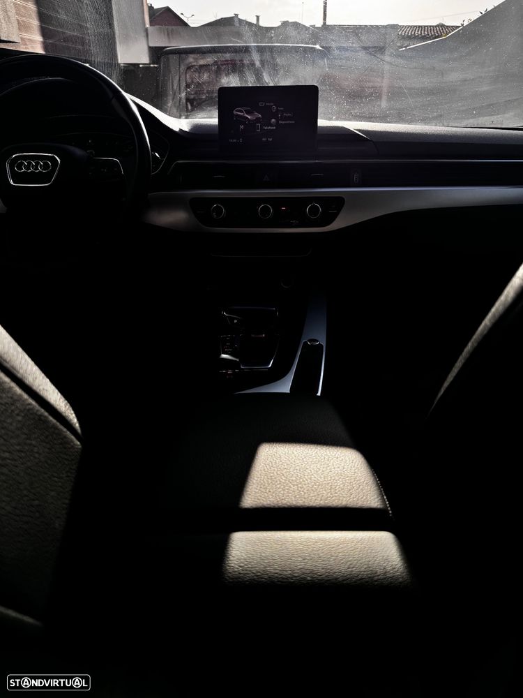 Audi A4 Avant 2.0 TDI Advance S tronic - 12