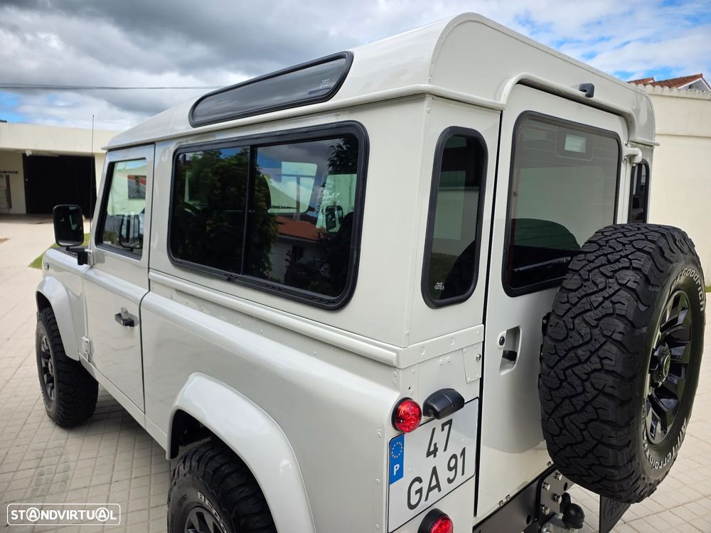 Land Rover Defender 90 2.4 CRD S - 20