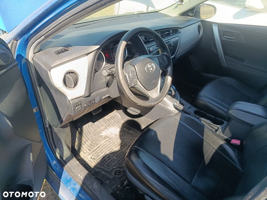 Toyota Auris - 10