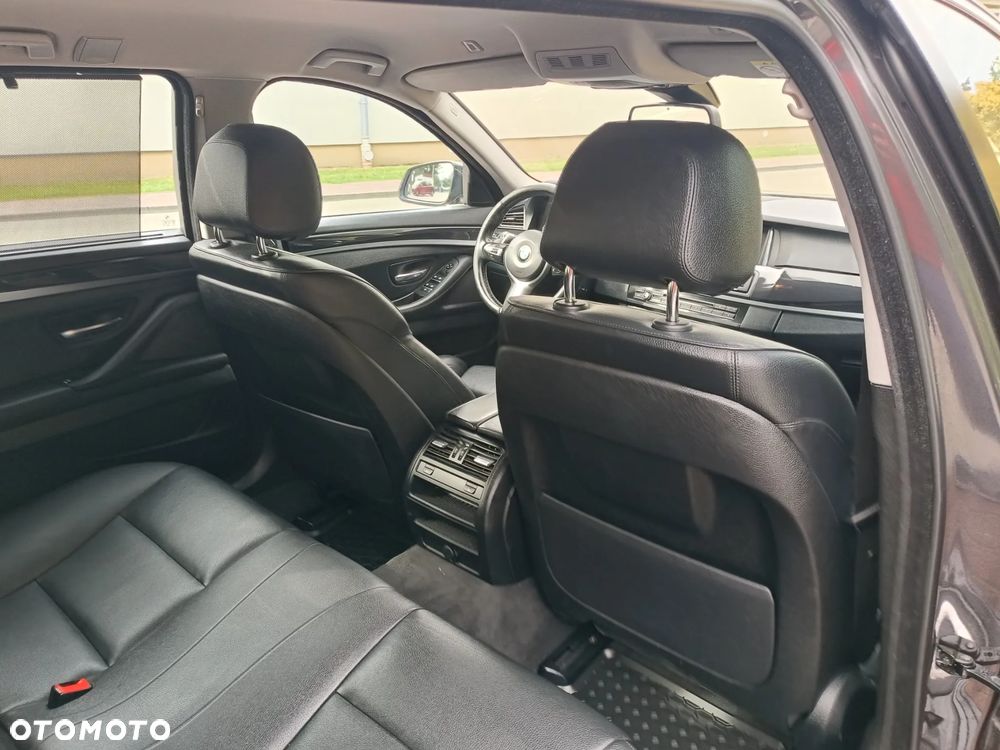 BMW Seria 5 530d xDrive - 10