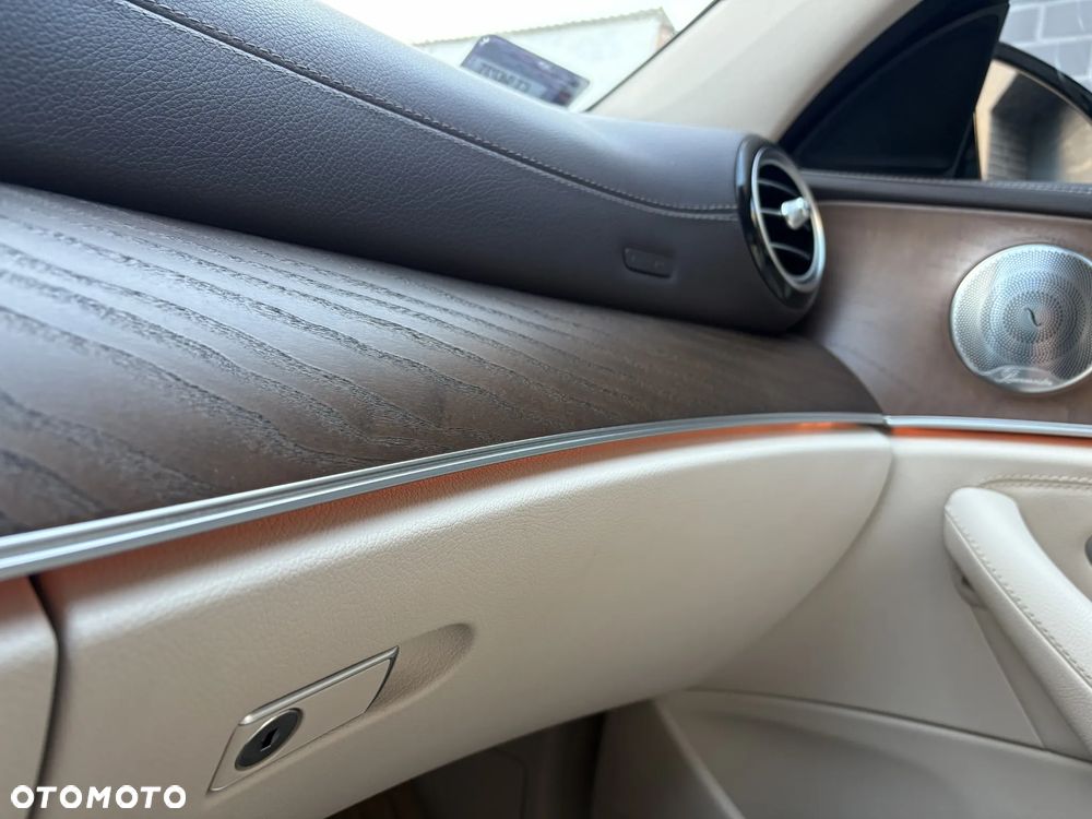 Mercedes-Benz Klasa E 220 d 4-Matic All-Terrain - 20