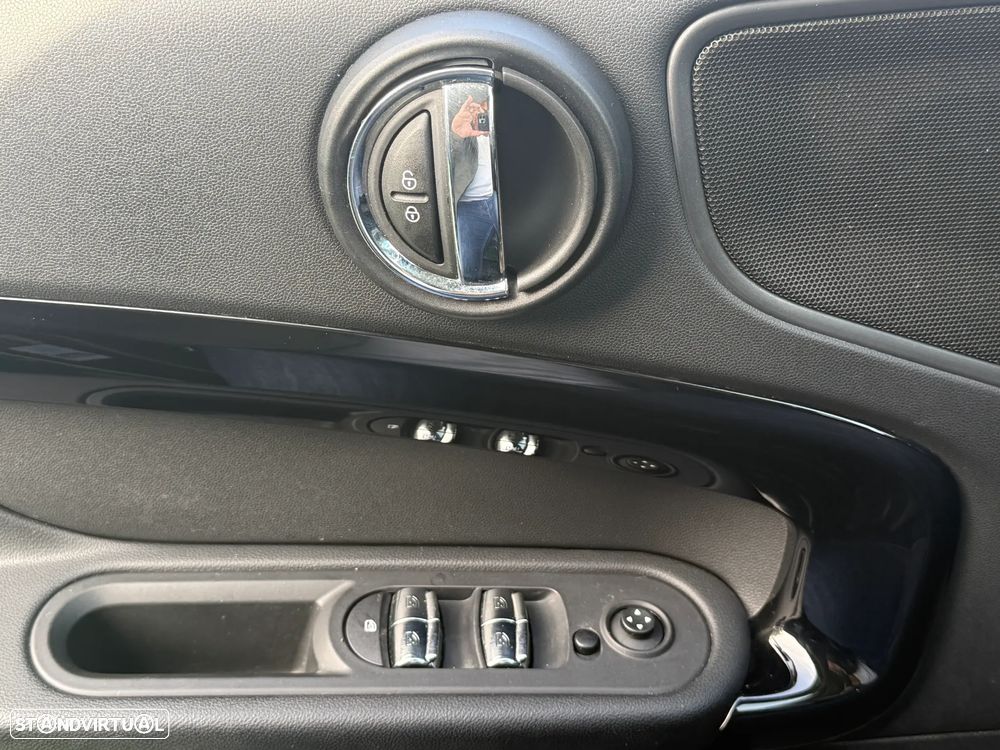 MINI Countryman Cooper SE ALL4 Auto - 31