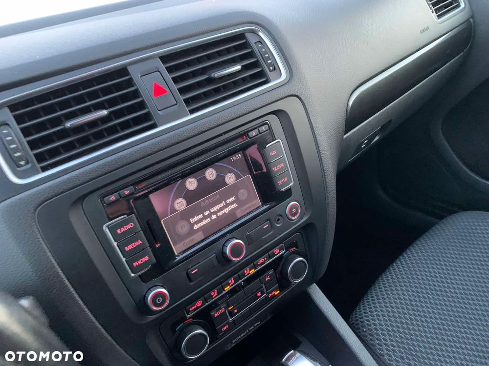 Volkswagen Jetta 1.6 TDI DSG Highline - 14