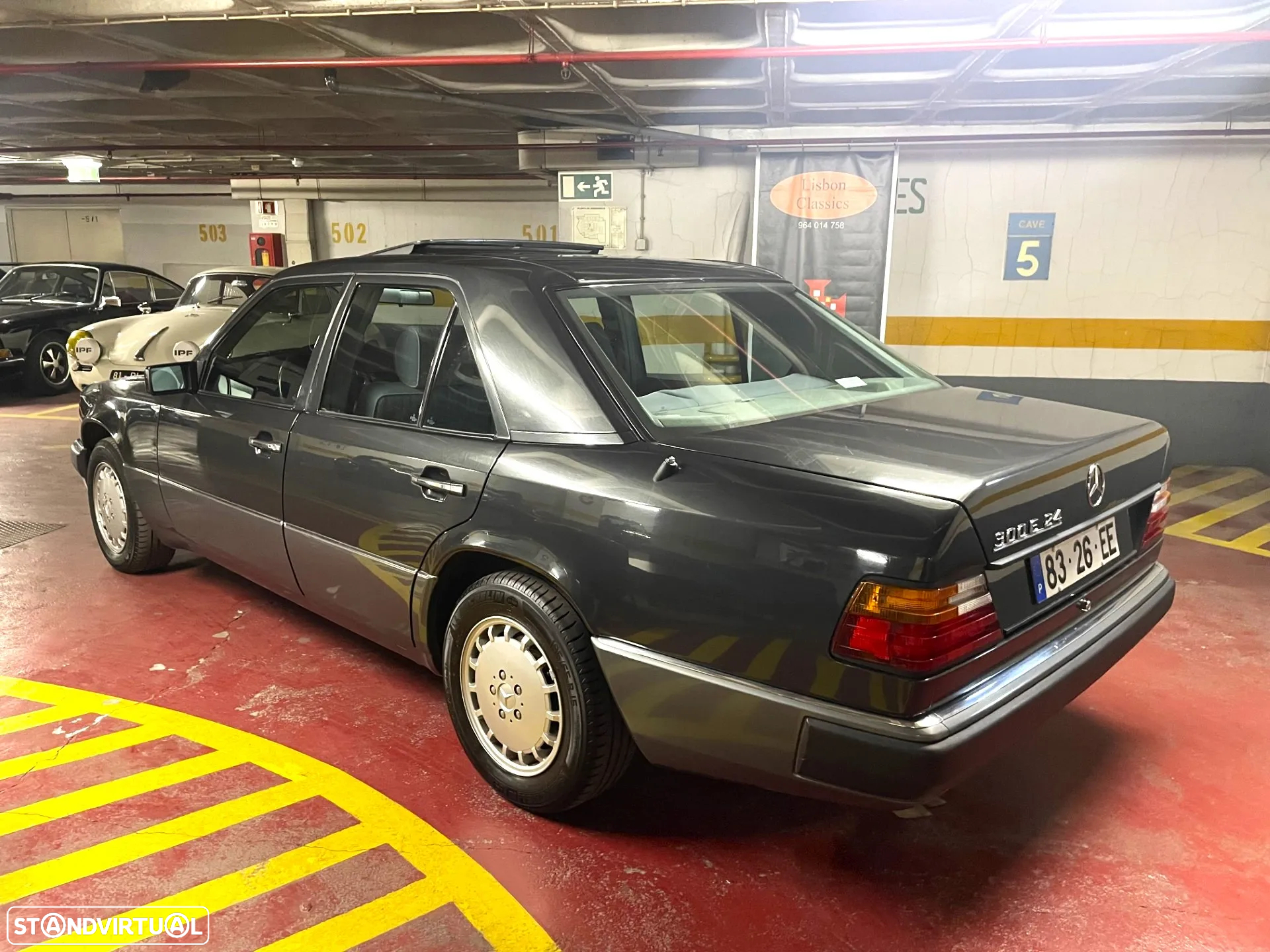 Mercedes-Benz 300 E-24 - 5