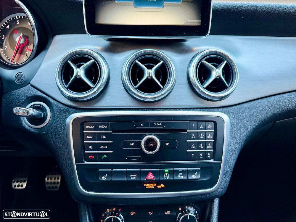 Mercedes-Benz CLA 180 AMG Line - 25