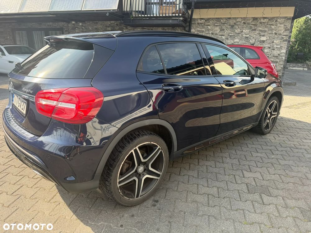 Mercedes-Benz GLA 250 4-Matic - 4