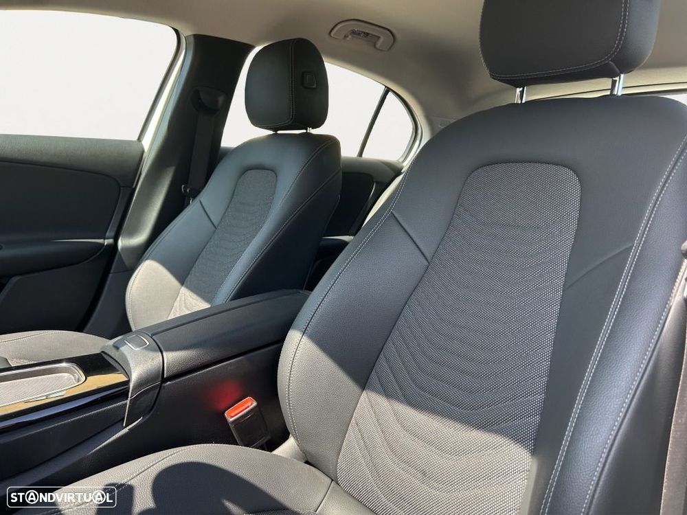 Mercedes-Benz A 200 — fotografia 8