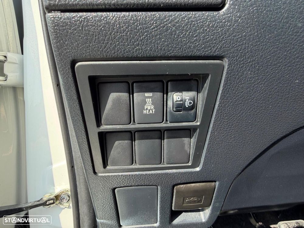 Toyota Hilux 2.4 D-4D 4WD CD CH - 19