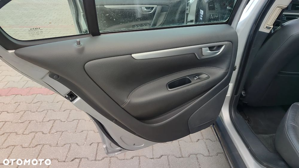 Volvo S60 D5 Kinetic - 28