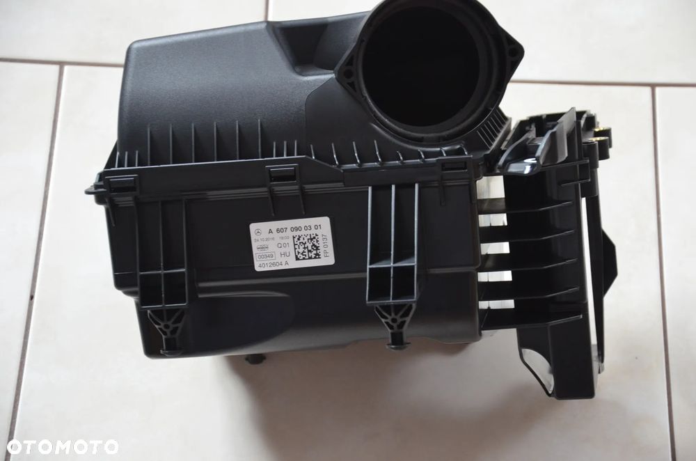Filtr powietrza kompletny obudowa Mercedes diesel A 176 GLA 156 B 246 CLA 117  Nowy - 2