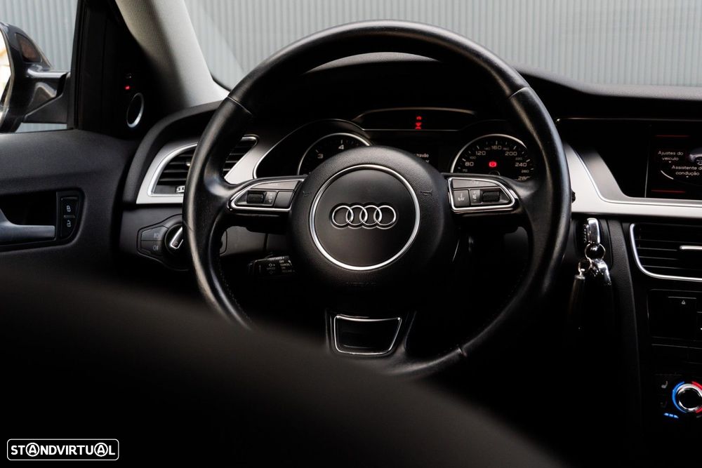 Audi A4 Avant 2.0 TDI quattro Advance S tronic - 12