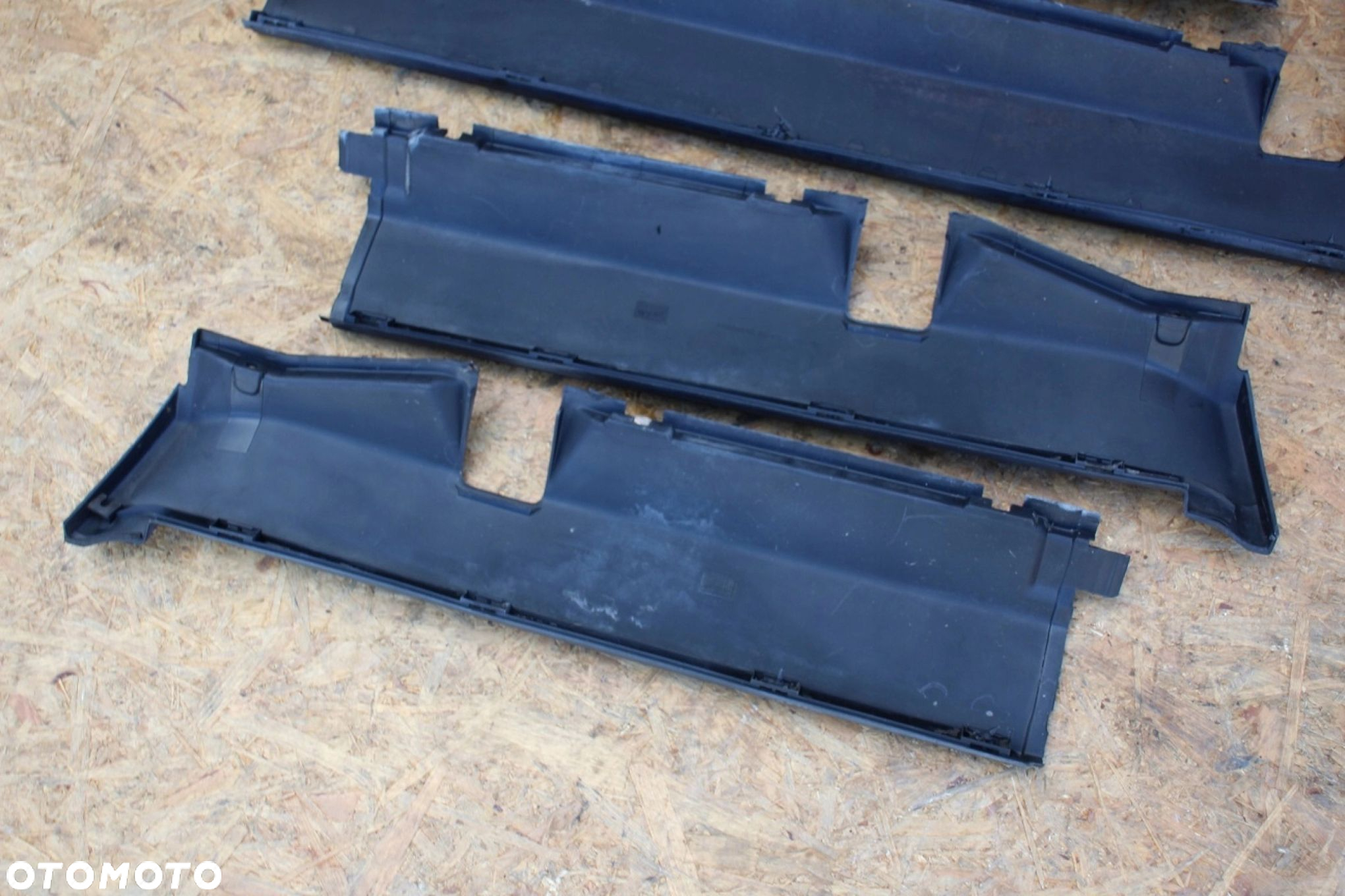 Listwy nakładki na progi plastikowe BMW 7 e32 oryginalne komplet - 9