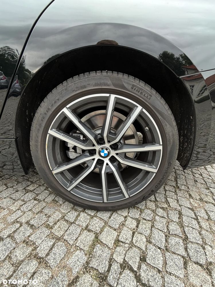 BMW Seria 3 330i xDrive - 17