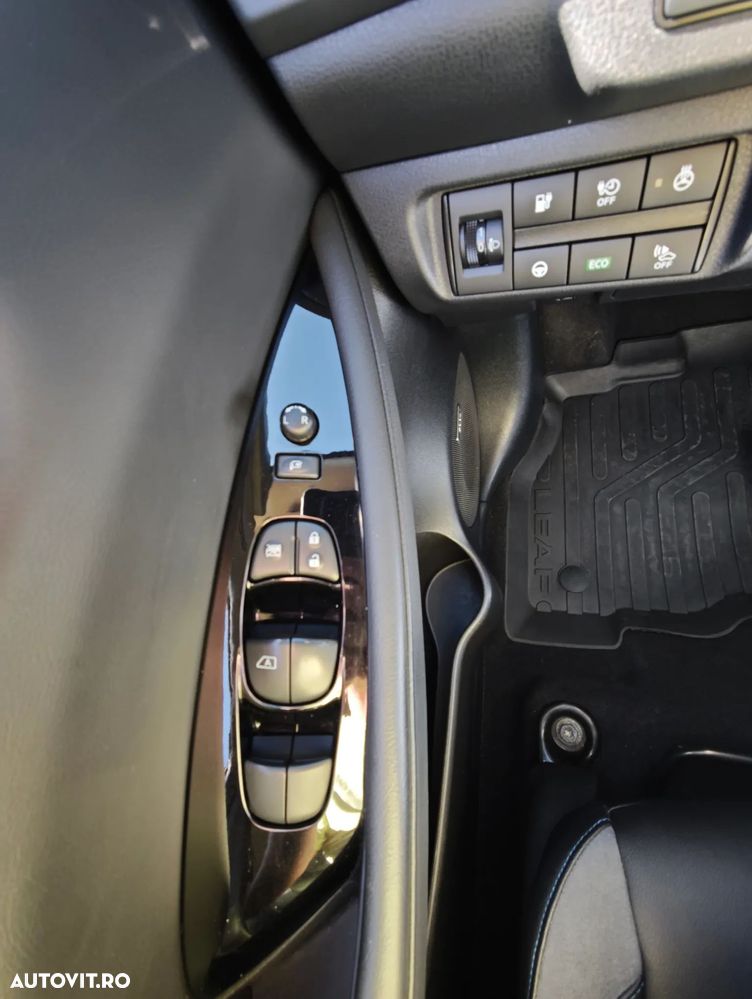 Nissan LEAF Tekna - 15